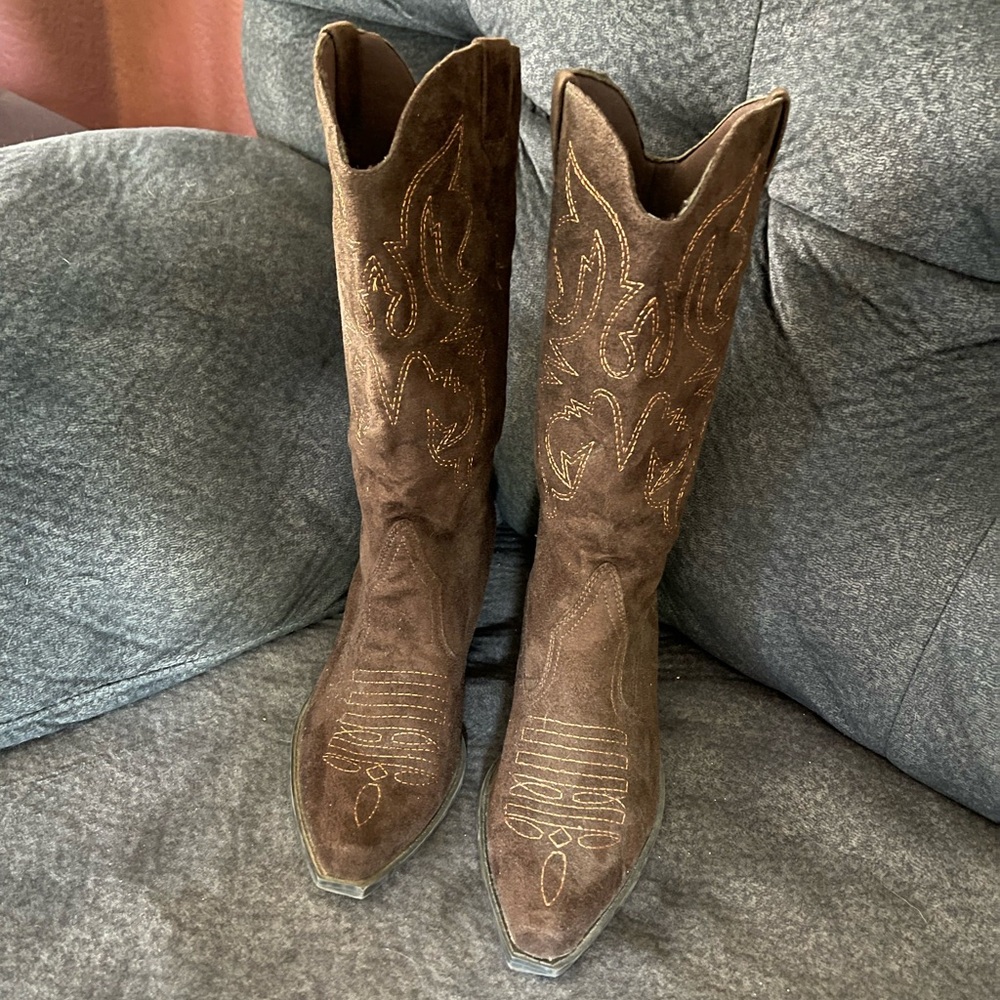 Women’s cowboy boots